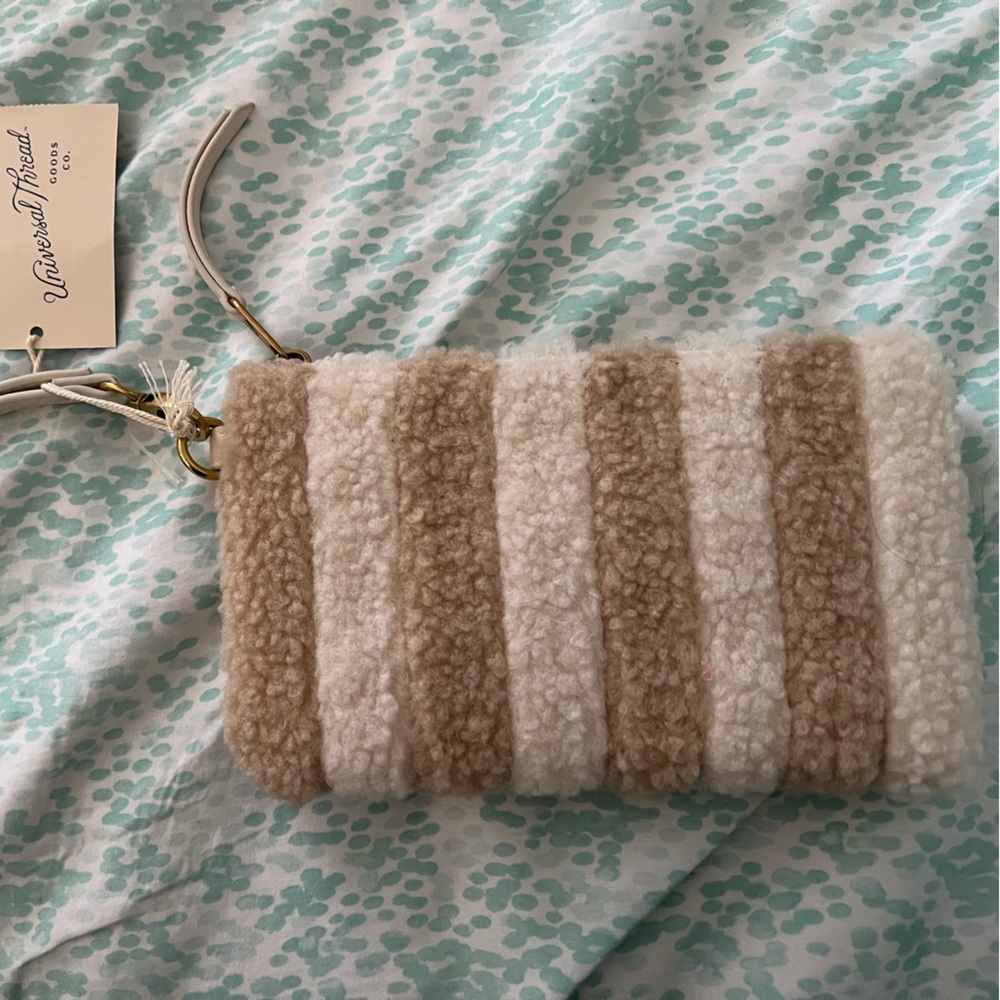Universal thread womens wristlet brand new